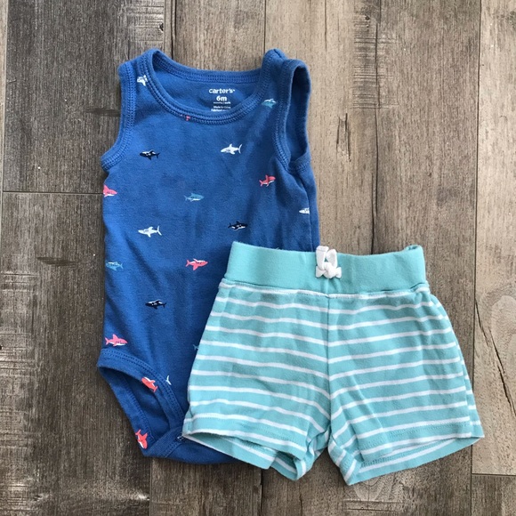 Carter’s Baby Shark Outfit (6 months) - Picture 2 of 2